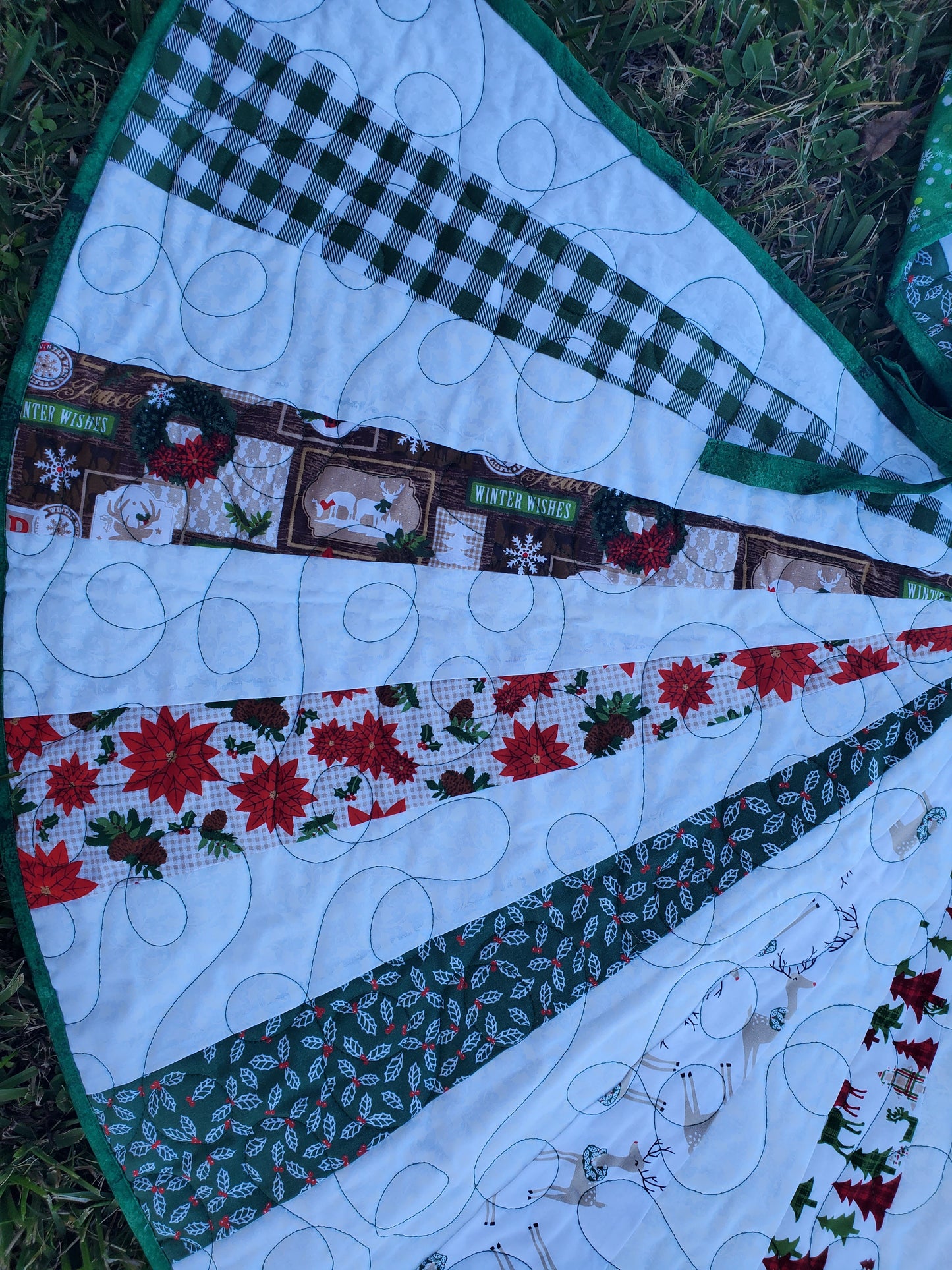 Quilted Christmas Tree Skirt  1