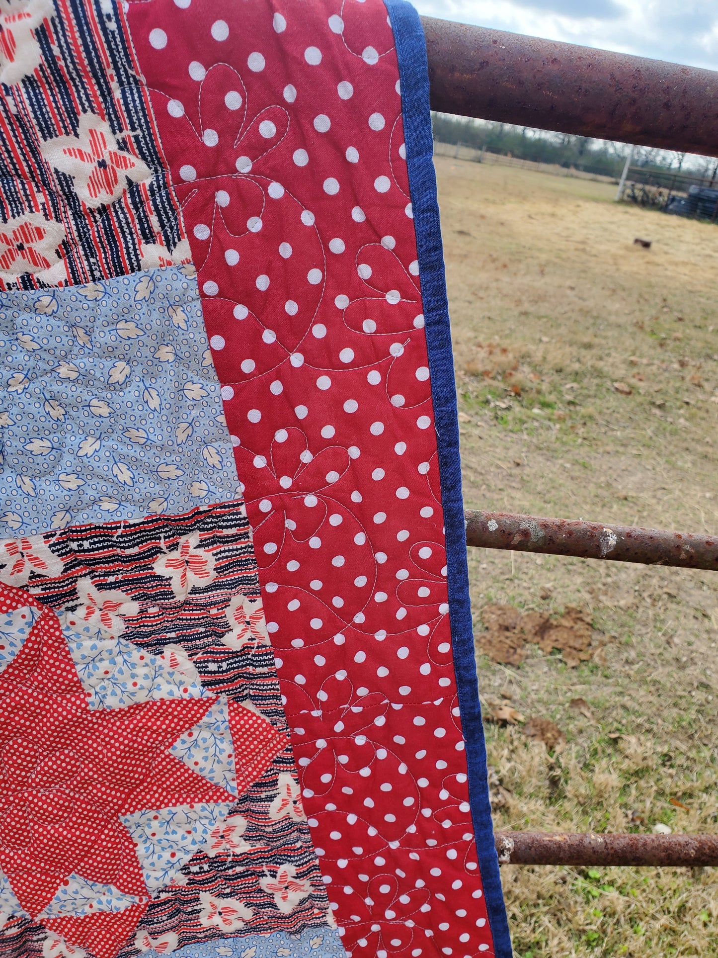 Revival Quilt- "1940s Farmhouse Stars" 88"x 88"