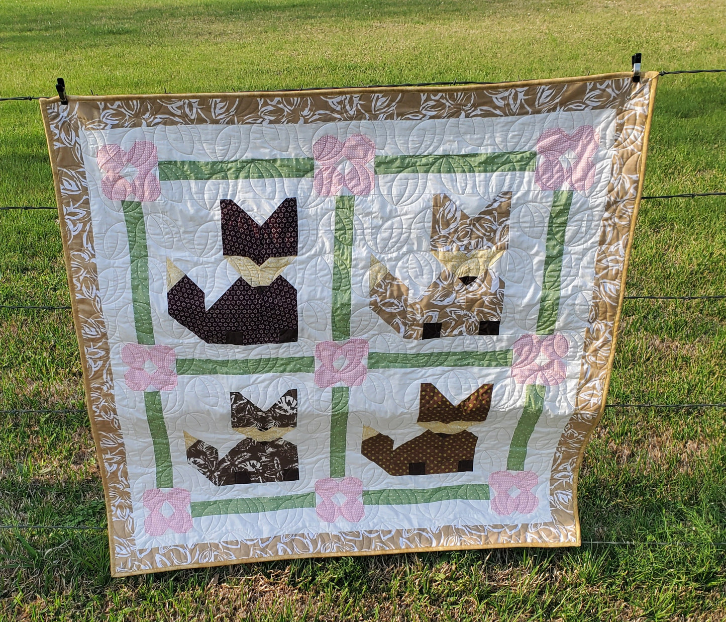 Little Foxes Quilt- 48" x 48"