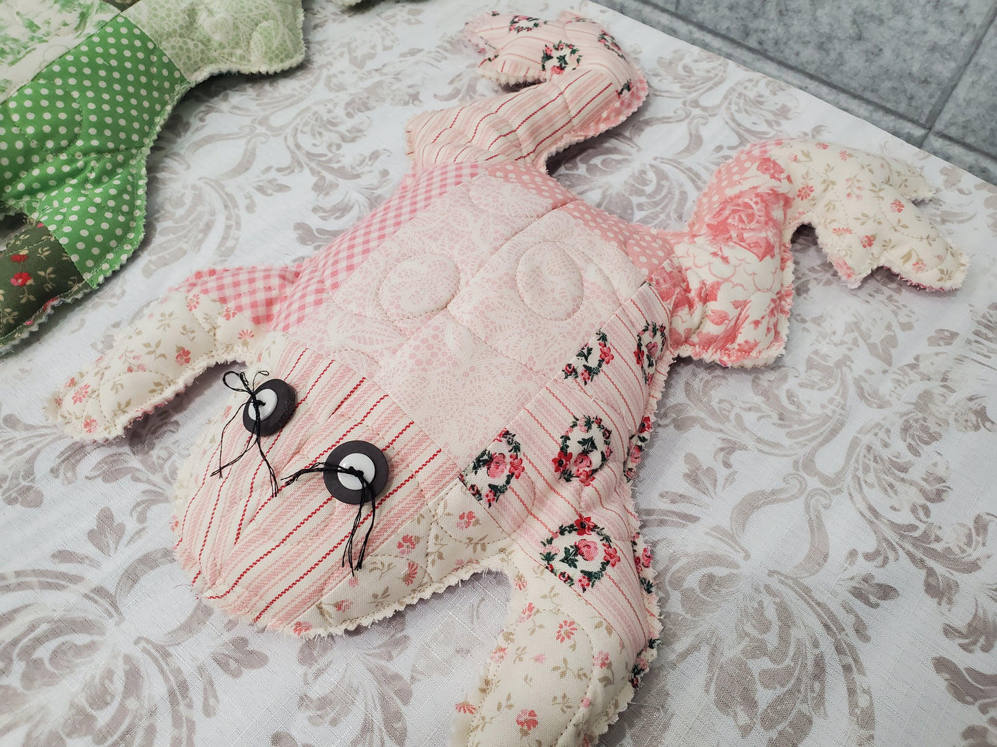 Quilted Country Frogs