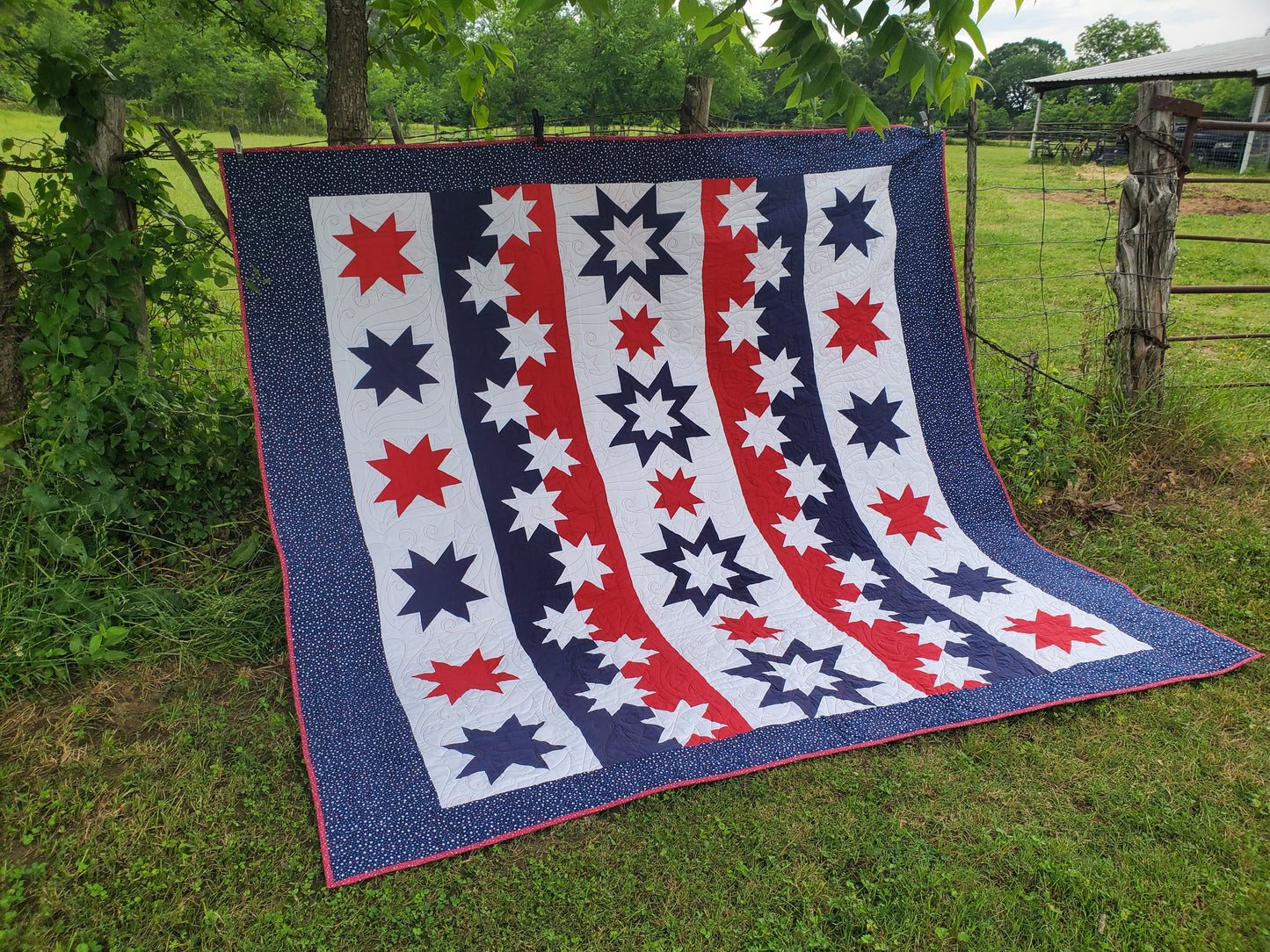 Patriotic Star Quilt – King Size (100" x 100")