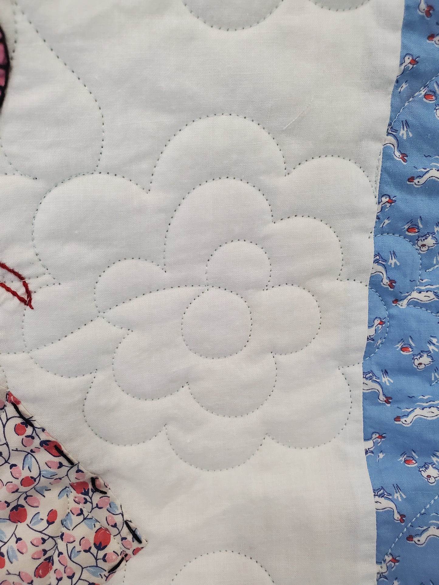 Sunbonnet Sue Quilt – Rare Find! (73" x 93")