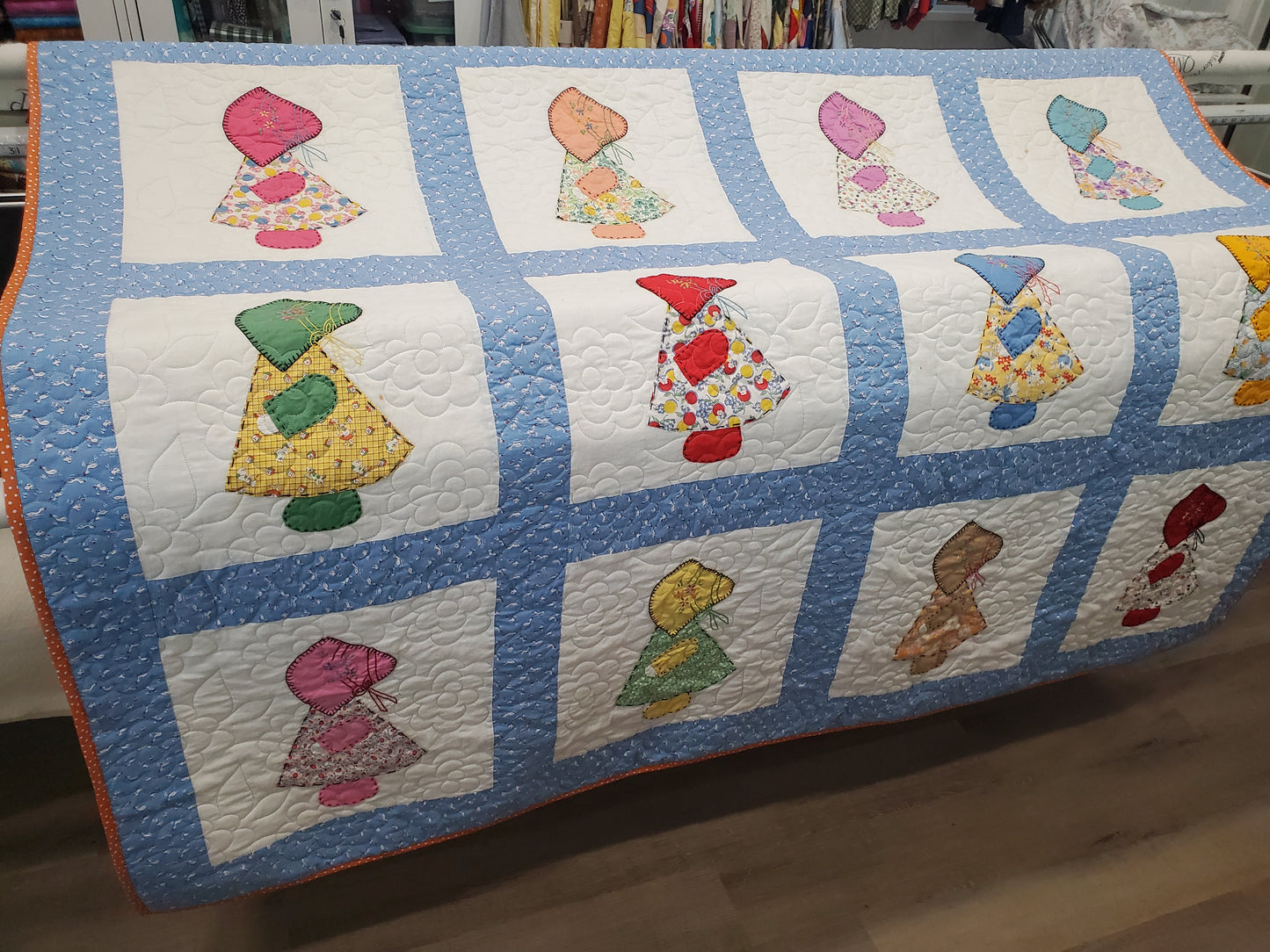 Sunbonnet Sue Quilt – Rare Find! (73" x 93")
