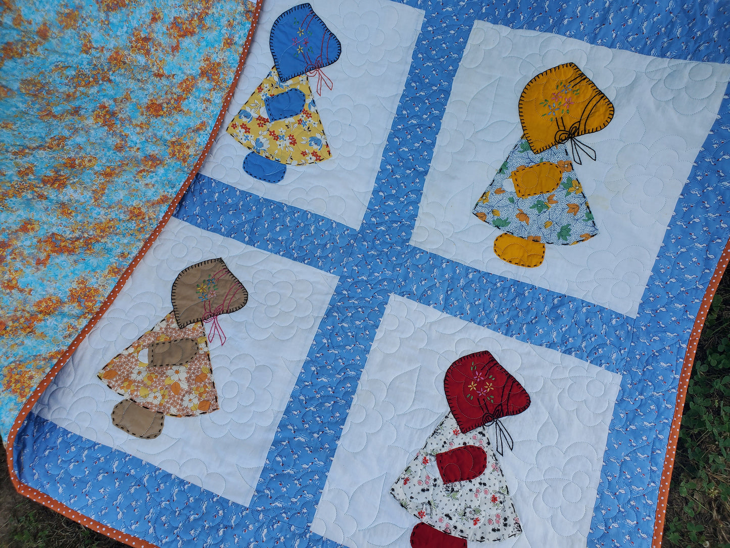 Sunbonnet Sue Quilt – Rare Find! (73" x 93")
