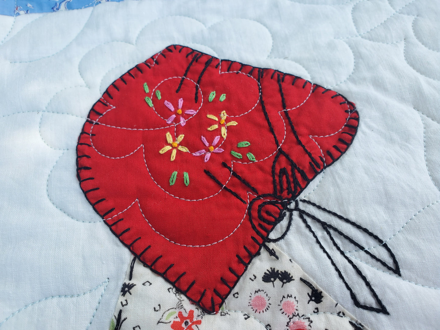 Sunbonnet Sue Quilt – Rare Find! (73" x 93")