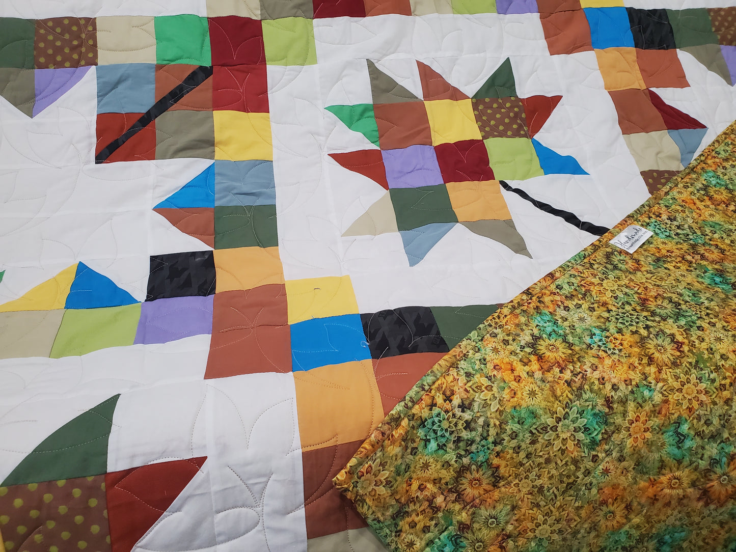 Falling Leaves Quilt – 85" x 85" (Queen)