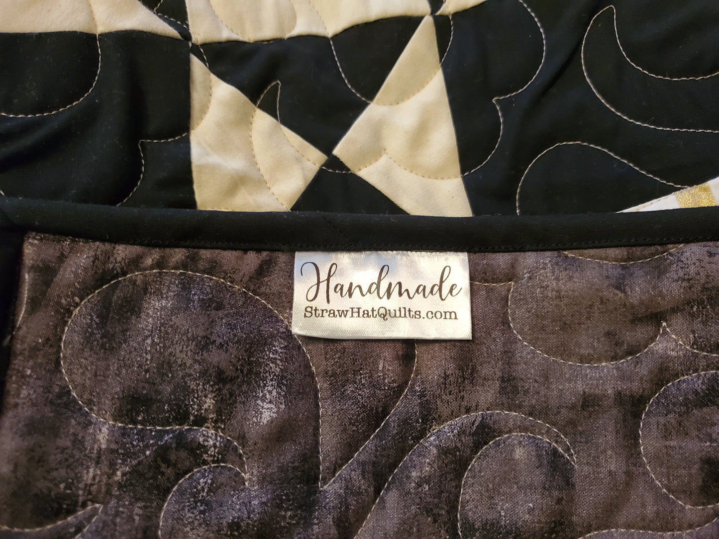 Black, White & Gold Ohio Star Quilt – King Size (103" x 103")